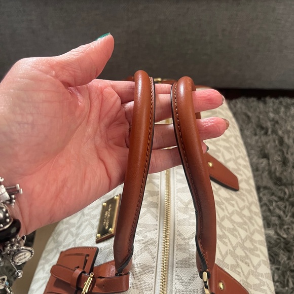 Michael Kors Cream/Brown Logo Bag Set - Picture 3 of 16